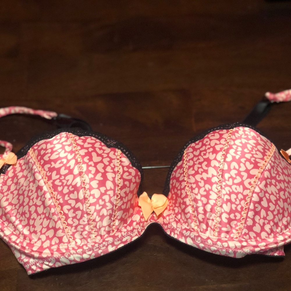 Victoria's Secret Sexy Little Things Pink Heart Bra, Size 32D